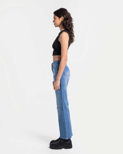 Boot Cut - Medium Blue Jeans